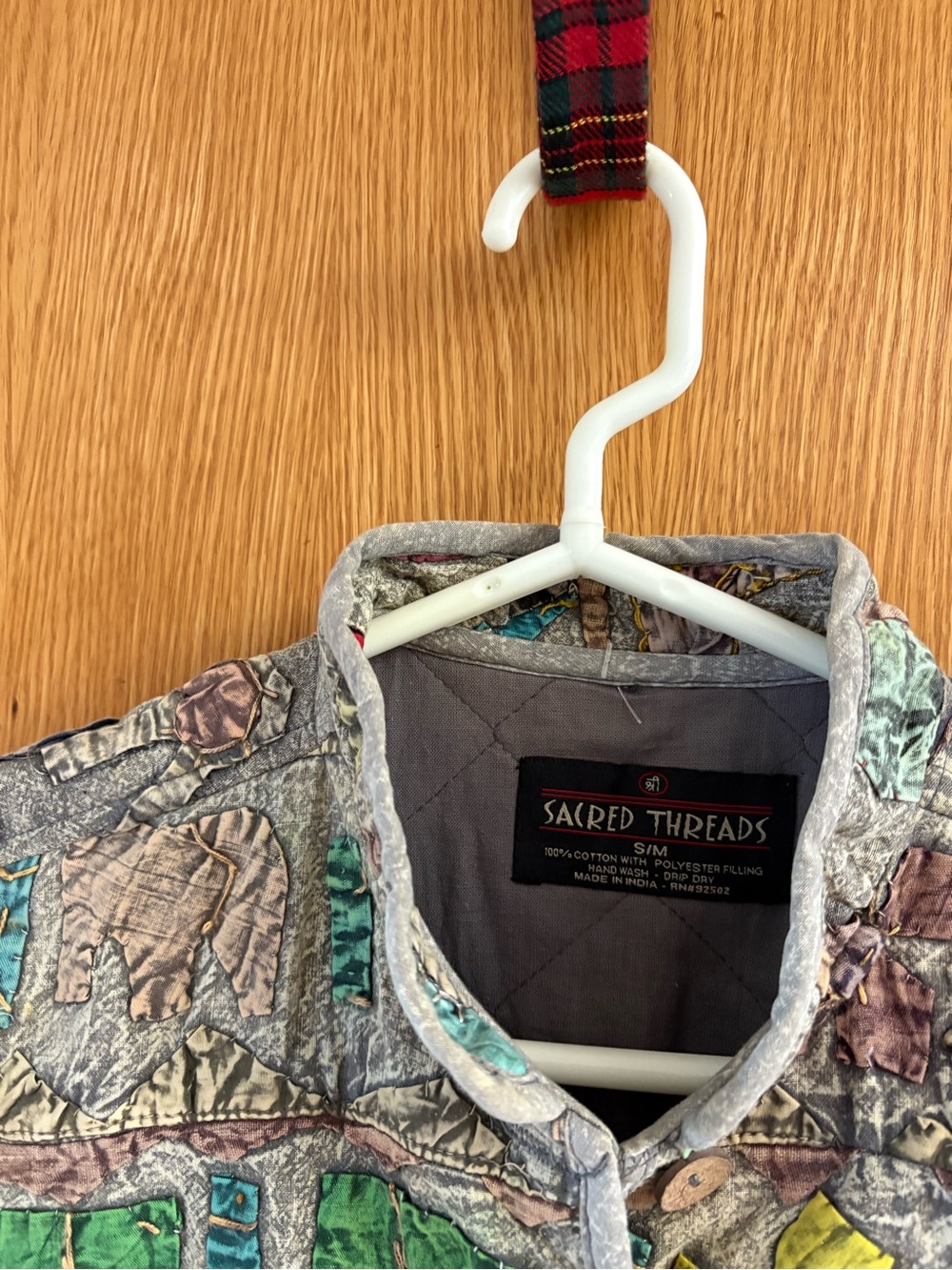Sacred Threads Gray Quilted Patchwork Kids Vest with Multicolor Appliqué - Picture 3 of 6
